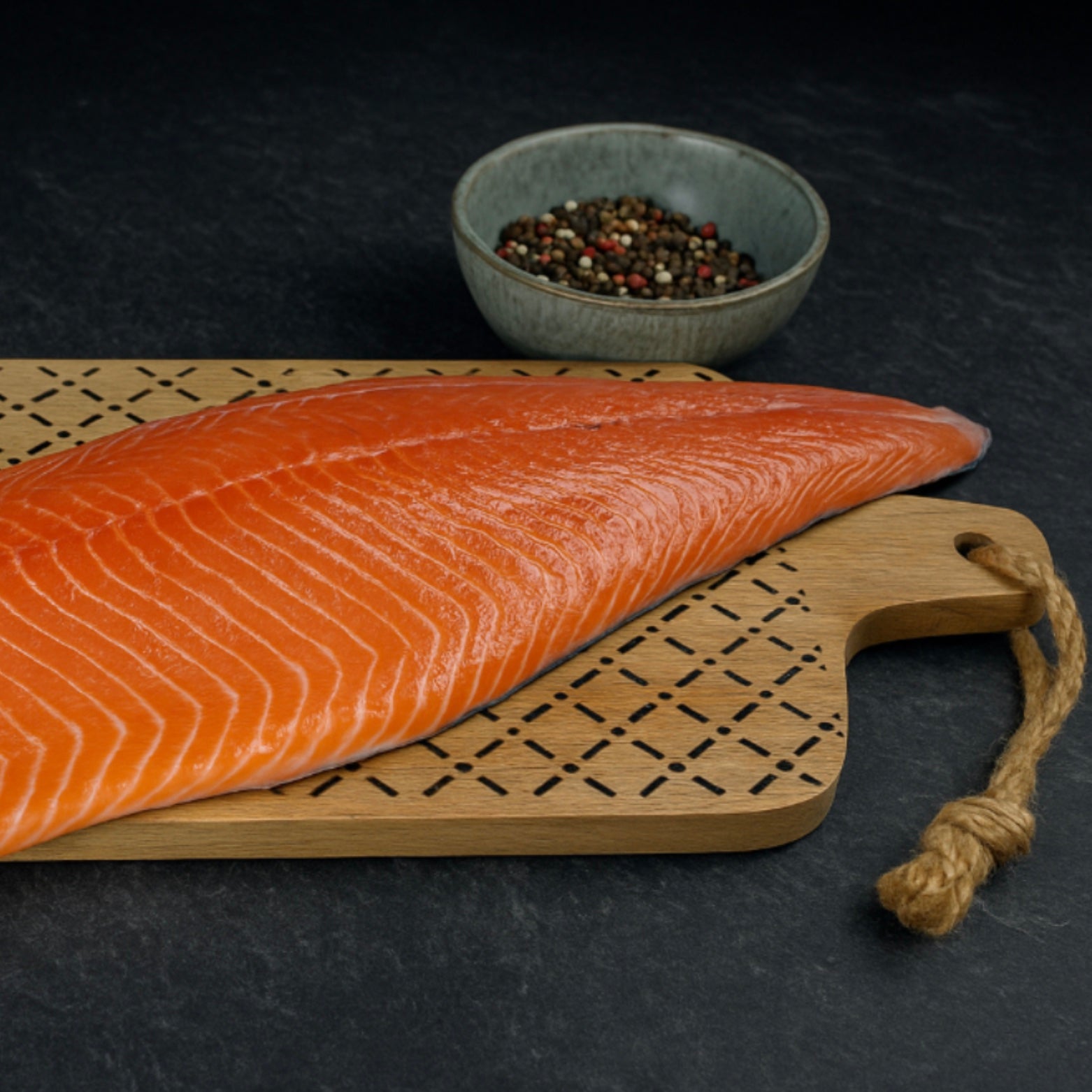 Halve zalmzijde koudgerookt (ca. 0.5kg)